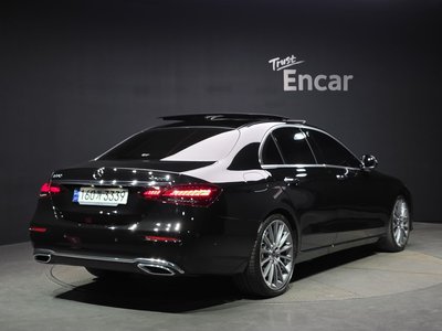 MERCEDES-BENZ E-CLASS - 4