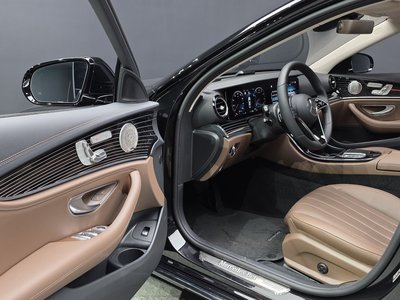MERCEDES-BENZ E-CLASS - 10