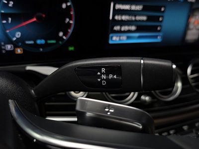 MERCEDES-BENZ E-CLASS - 9