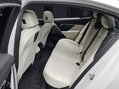 2025 BMW 5 SERIES thumbnail 17
