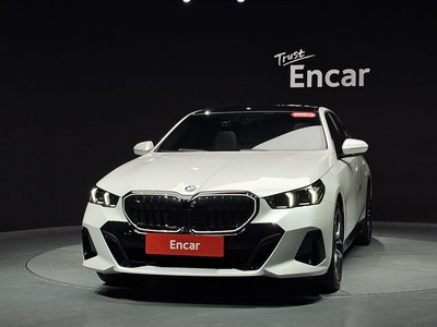 صورة 2 لـ 2025 BMW 5 SERIES