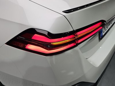صورة 10 لـ 2025 BMW 5 SERIES