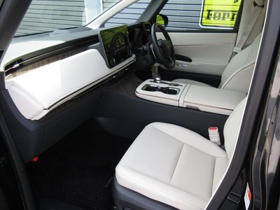 صورة 4 لـ 2026 Lexus LM