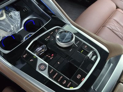 2025 BMW X6 — миниатюра 12