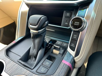 صورة مصغرة 41 لـ 2026 Toyota LAND CRUISER 300