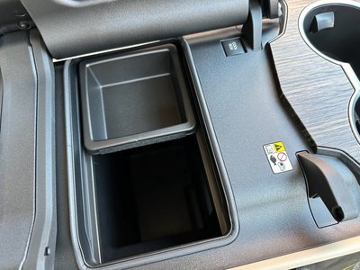 صورة مصغرة 77 لـ 2026 Toyota LAND CRUISER 300