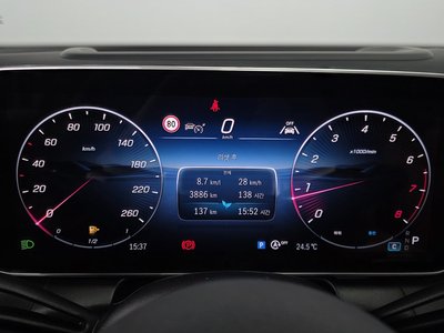 MERCEDES-BENZ GLC - 8