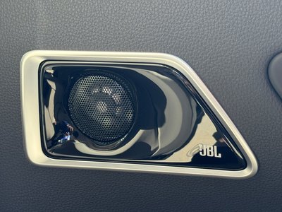 TOYOTA LAND CRUISER 300 - 9