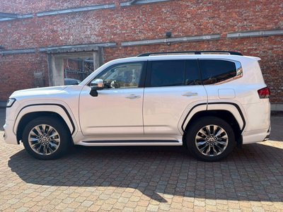 TOYOTA LAND CRUISER 300 - 9