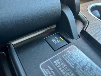 TOYOTA LAND CRUISER 300 - 7