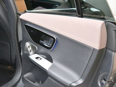 صورة مصغرة 27 لـ 2024 Mercedes-BENZ EQE AMG