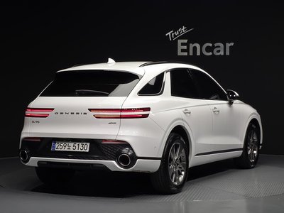صورة 4 لـ 2021 Genesis GV70