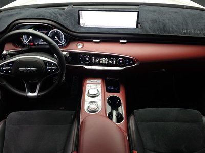 صورة 5 لـ 2021 Genesis GV70