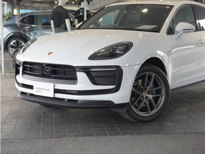 PORSCHE MACAN - 7