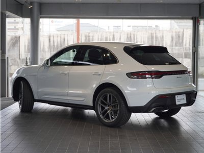 PORSCHE MACAN - 5
