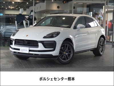 PORSCHE MACAN - 1