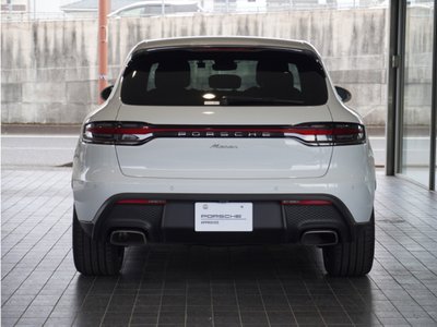 PORSCHE MACAN - 3