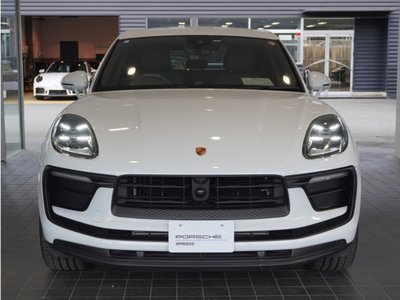 PORSCHE MACAN - 2