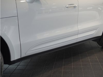 PORSCHE MACAN - 10