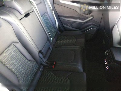 LAMBORGHINI URUS - 6