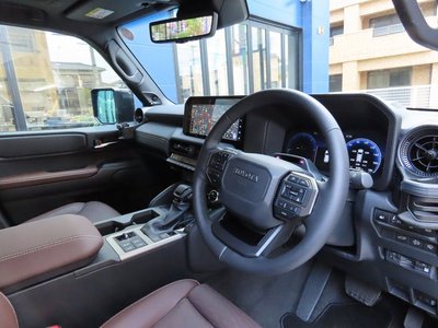 TOYOTA LAND CRUISER 250 - 3