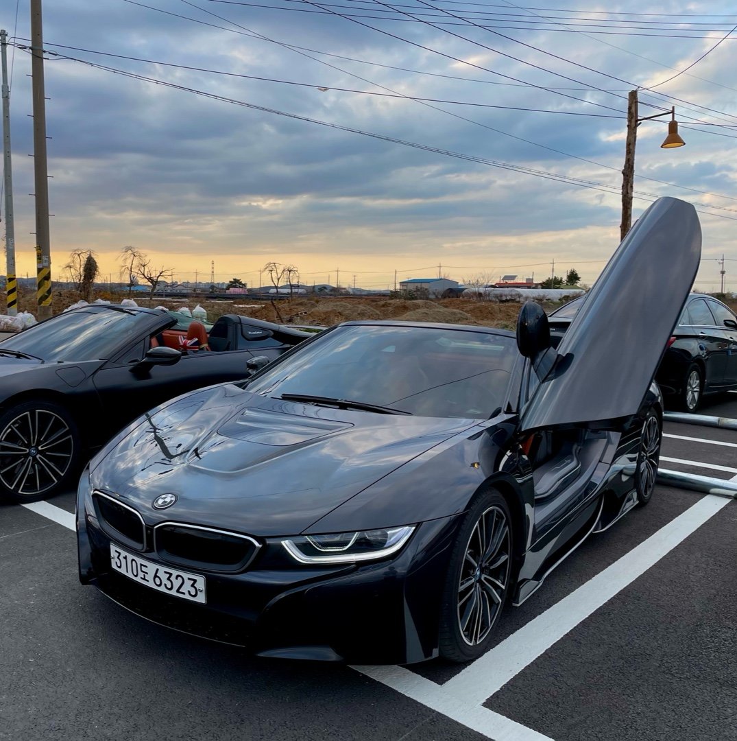 BMW I8 - View 1