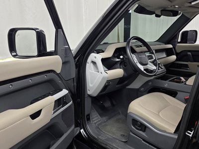 LAND ROVER DEFENDER - 10