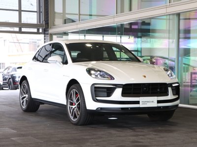 PORSCHE MACAN - 8