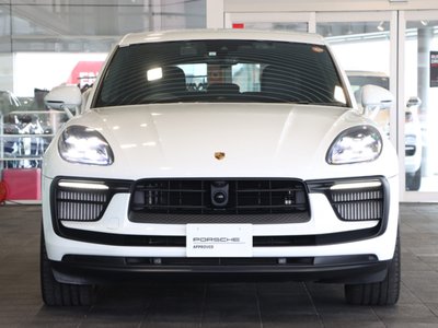 PORSCHE MACAN - 9