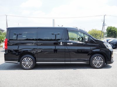 TOYOTA GRAND ACE - 9