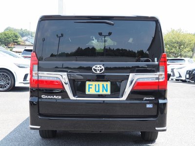 TOYOTA GRAND ACE - 7