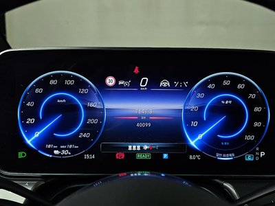 MERCEDES-BENZ EQE - 8