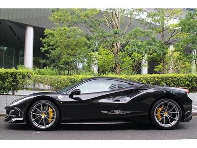FERRARI 488 PISTA - 4