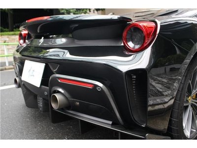 FERRARI 488 PISTA - 7
