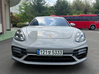 PORSCHE PANAMERA - 1