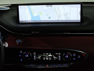 2022 Genesis GV70 — миниатюра 19
