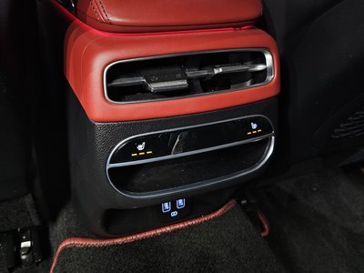 2022 Genesis GV70 — миниатюра 25