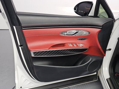2022 Genesis GV70 — миниатюра 14