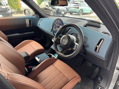 2024 MINI COOPER COUNTRYMAN photo 6
