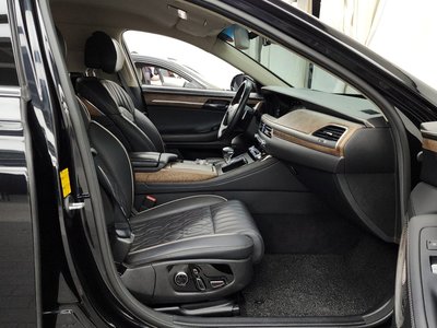 2019 Genesis G90 — миниатюра 11
