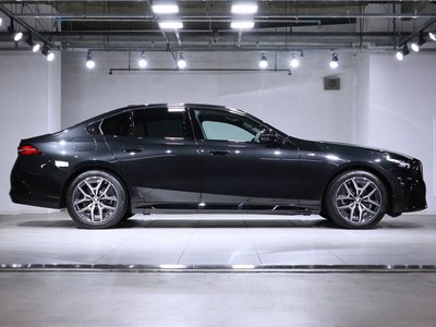 BMW 5 SERIES - 6