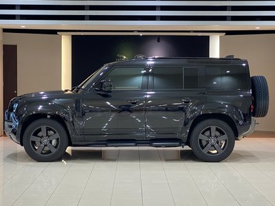 LAND ROVER DEFENDER - 7