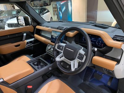 LAND ROVER DEFENDER - 2
