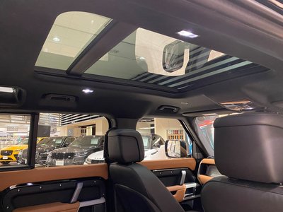LAND ROVER DEFENDER - 4