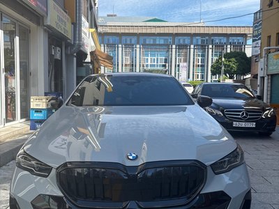 BMW 5 SERIES - 1