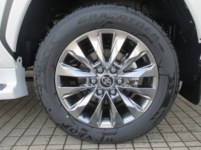 TOYOTA LAND CRUISER 300 - 6