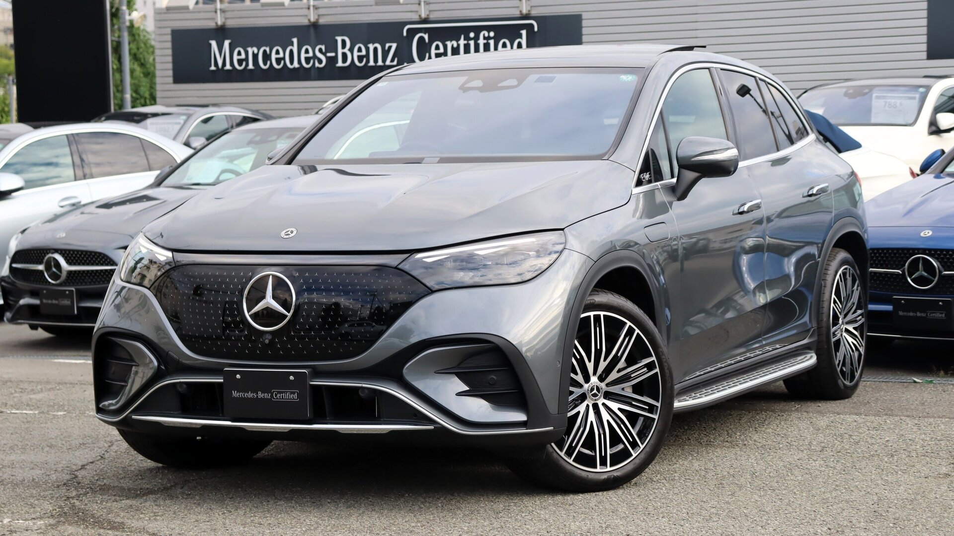 MERCEDES-BENZ EQE SUV - View 1