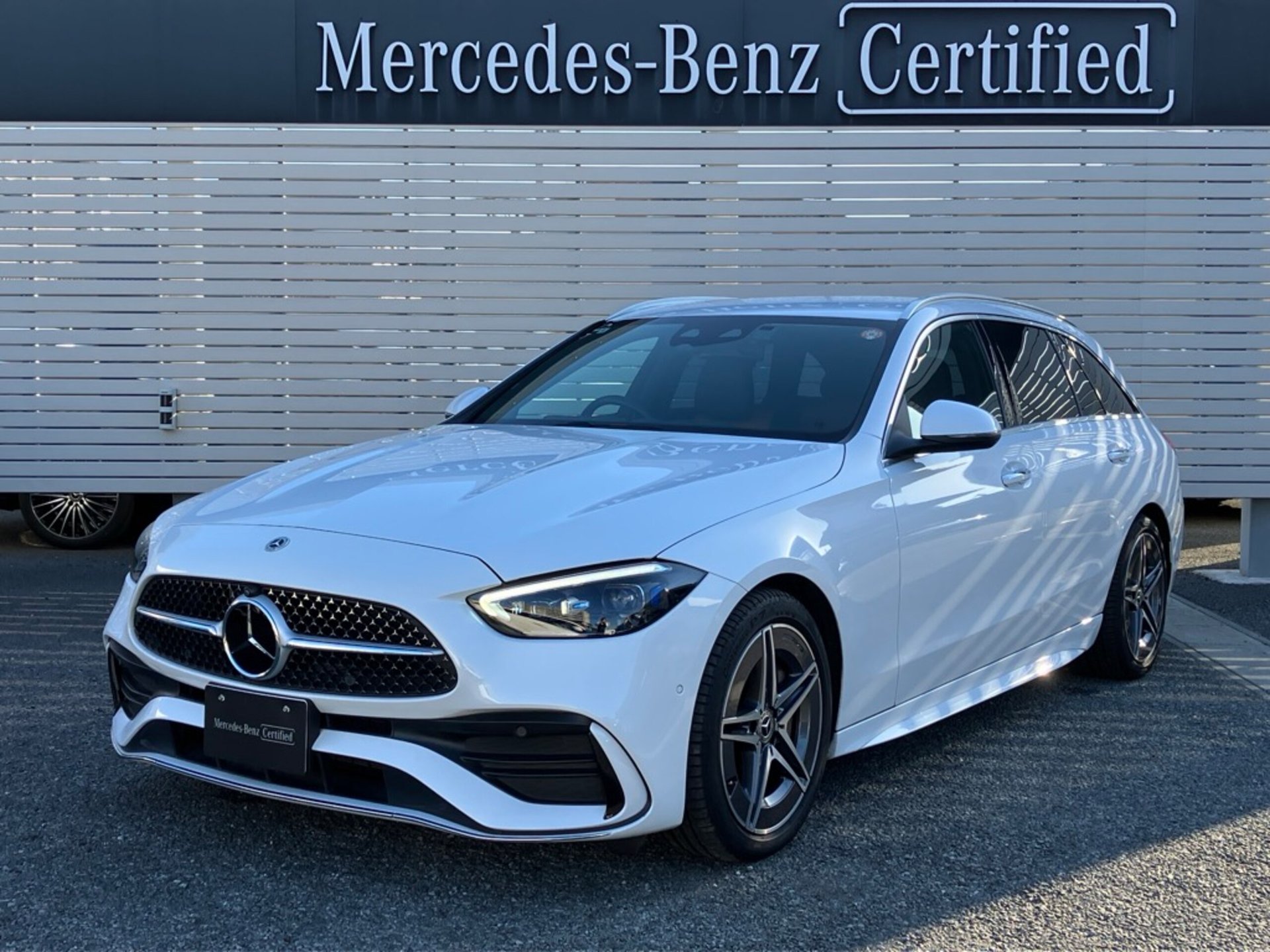 MERCEDES-BENZ C-CLASS WAGON - View 1