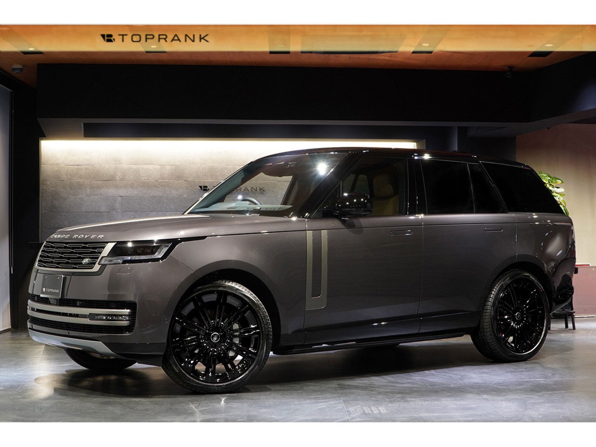 LAND ROVER RANGE ROVER - View 1