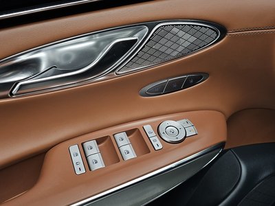 2021 Genesis GV70 — миниатюра 23